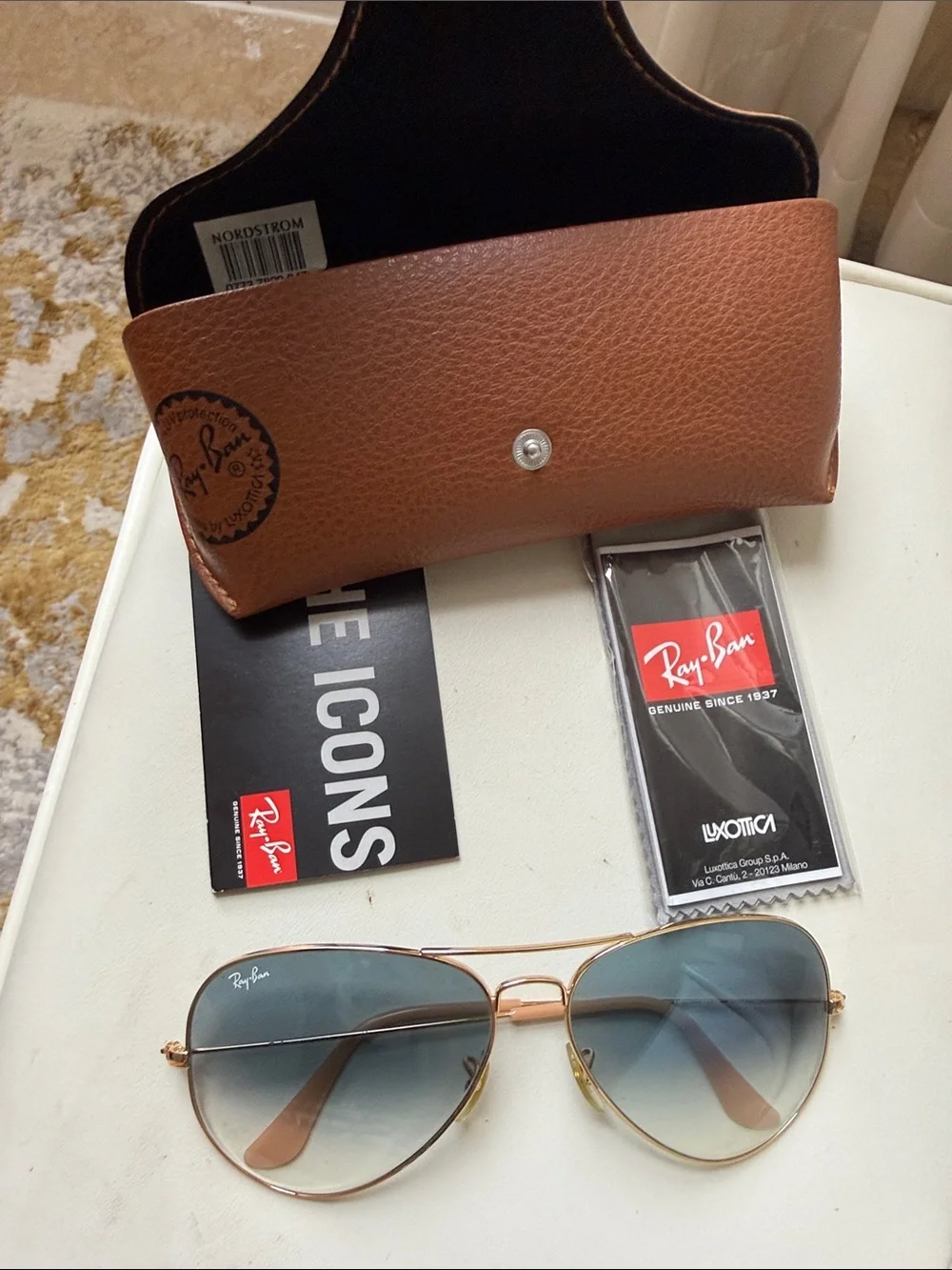 Ray-Ban Gold Frame Sunglasses with Blue Gradient Lenses and Brown Case - Picture 1 of 12